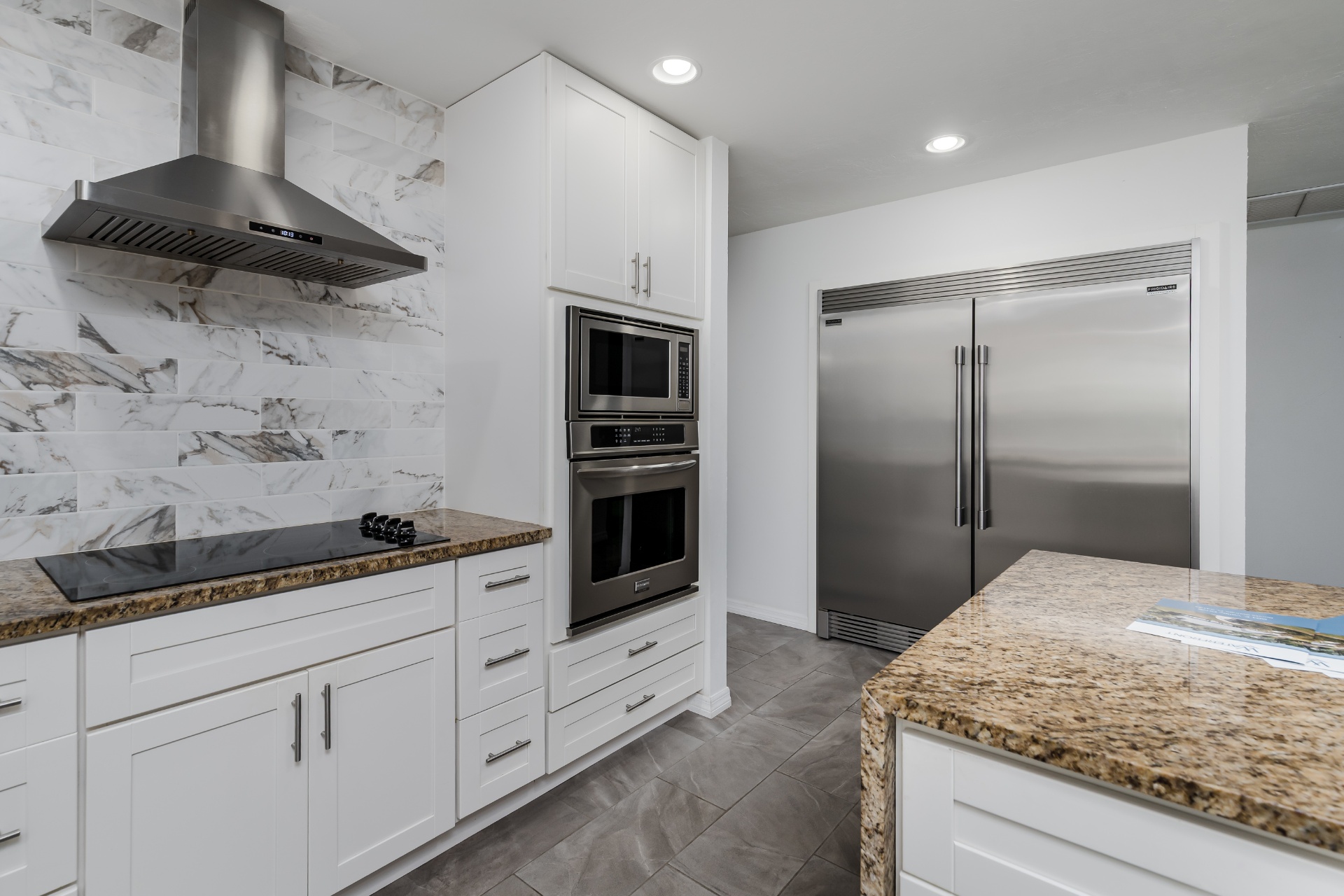 661 East Valley Drive photo 4